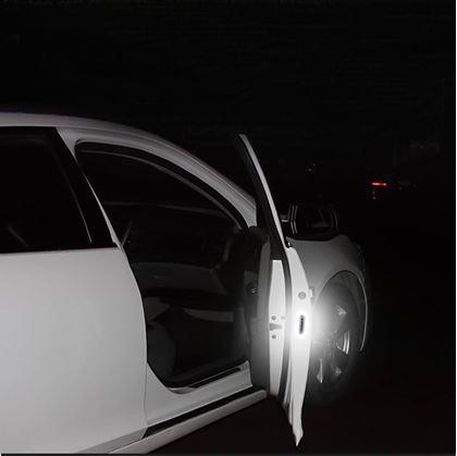 Obrázek z Reflexní samolepka na auto - bílá