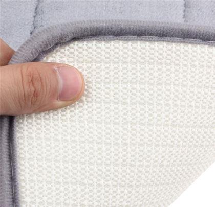 Obrázek z Protiskluzová koupelnová předložka 40 x 60 cm - šedá