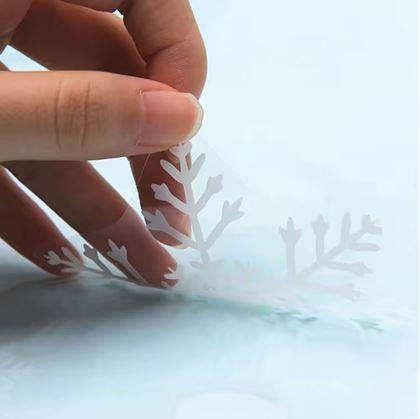 Obrázek z Nálepky na okno - sněhové vločky 52 ks - stříbrné