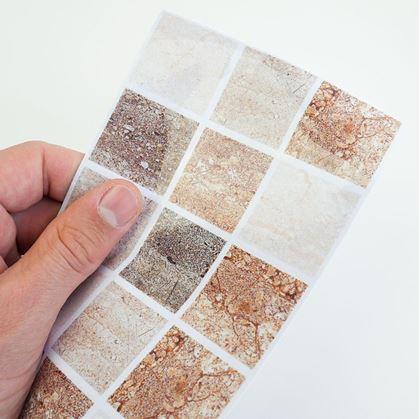 Obrázek z Samolepicí lišta mozaika - hnědá