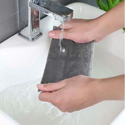 Obrázek z Pomůcka pro čištění rámů/drážek oken