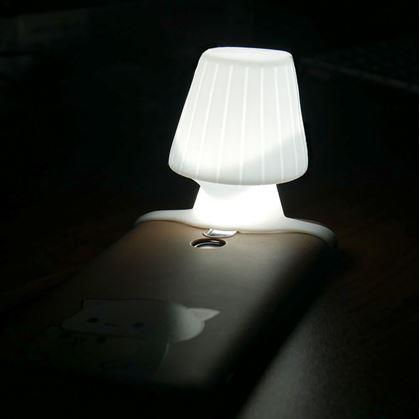 Obrázek z Lampička na rozptýlení světla z mobilu