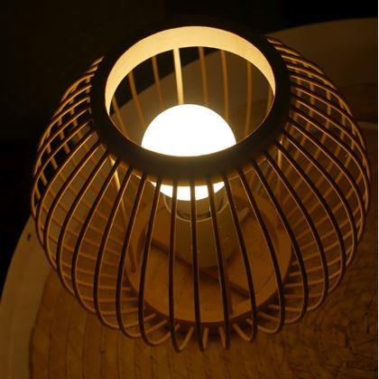 Obrázek z Bambusová stolní lampa s LED žárovkou, teplá bílá 