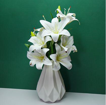 Obrázek z Umělá kytice lilií - bílá