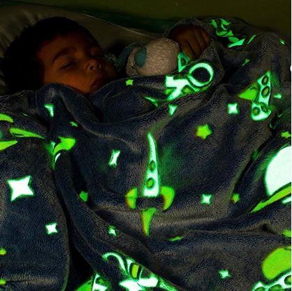 Obrázek z Svítící deka - vesmír