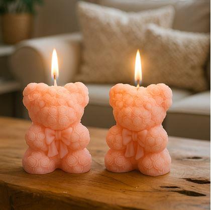 Obrázek z Dárková svíčka medvídek z růží - růžový