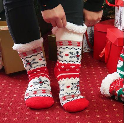 Obrázek z Vánoční hřejivé ponožky s kožíškem - sněhové vločky