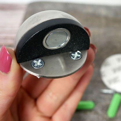 Obrázek z Magnetická zarážka dveří