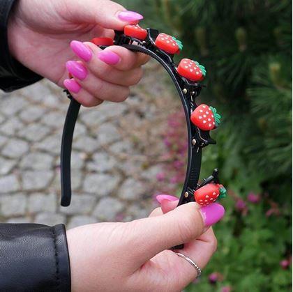 Obrázek z Dětská čelenka se sponkami - jahůdky