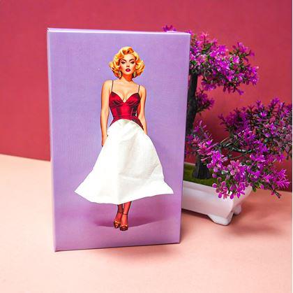 Obrázek z Papírové kapesníky v krabičce - dáma v šatech