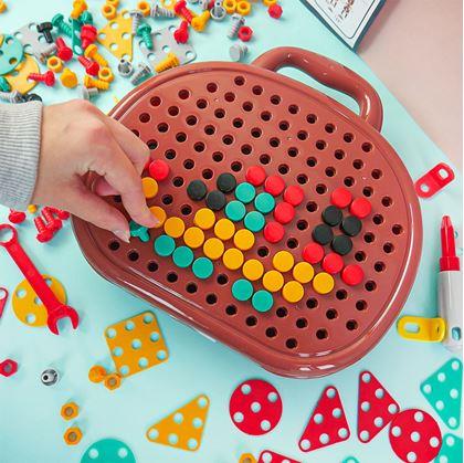 Obrázek z Šroubovací stavebnice pro děti