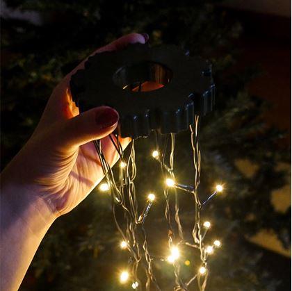 Obrázek z Vánoční LED osvětlení s dálkovým ovladačem - bez motání s rovnoměrným rozložením světýlek