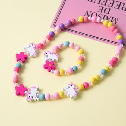 Obrázek z Sada náhrdelník a náramek z dřevěných korálků