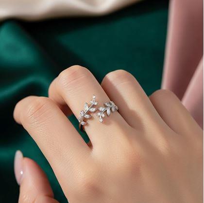 Obrázek z Elegantní prstýnek s nastavitelnou velikostí