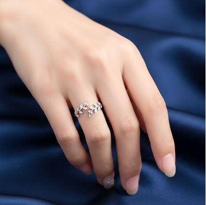 Obrázek z Elegantní prstýnek s nastavitelnou velikostí