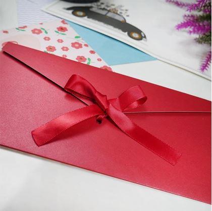 Obrázek z Dárková obálka se stuhou - červená