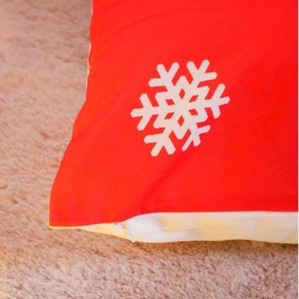 Obrázek z Vánoční potah na polštářek 40x40 cm - sněhové vločky