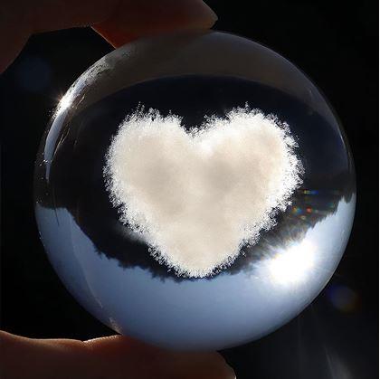 Obrázek z  LED svítící skleněná koule - srdce