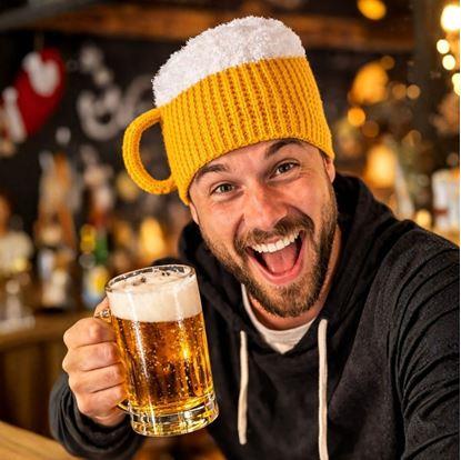 Obrázek Pletená čepice - půllitr s uchem