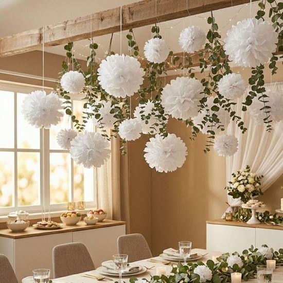 Obrázek z Bílá papírová dekorace Pompom 20 cm 5 ks