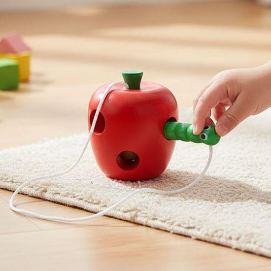 Obrázek z Dřevěná hračka - červík v jablku