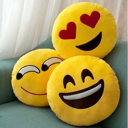 Obrázek z Emoji polštář - zamilovaný