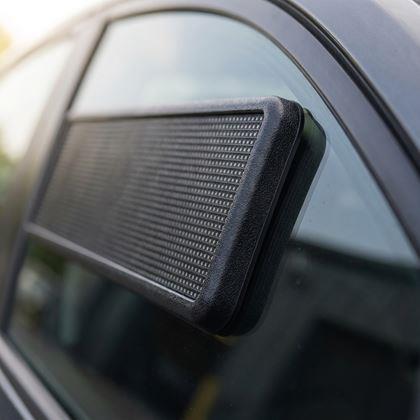 Obrázek z LED displej do auta s aplikací